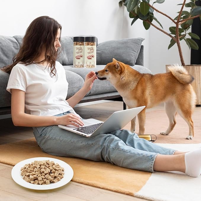 Jungle Calling Freeze Dried Dog and Cat Treats - High Protein, Low Fat, Made with a Single Ingredient - Perfect for Training and Snacking, 2.8 oz (Duck Cube)