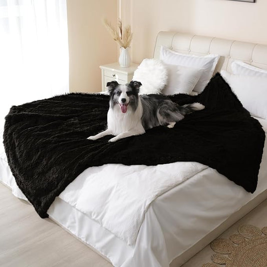 gogobunny Waterproof Dog Blanket for Large Dogs, Cats, Puppy, Reversible Faux Fur Pet Throw Blanket, Washable,Calming Furniture Protection for Sofa Bed (60x80 Inch (Pack of 1), Black)