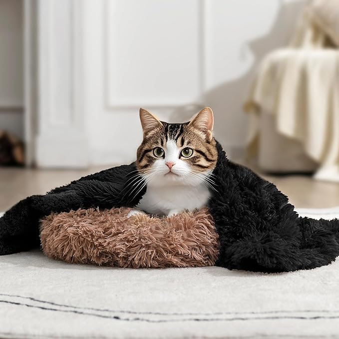 gogobunny Waterproof Dog Blanket for Large Dogs, Cats, Puppy, Reversible Faux Fur Pet Throw Blanket, Washable, Calming Furniture Protection for Sofa Bed (25x35 Inch (Pack of 1), Black)