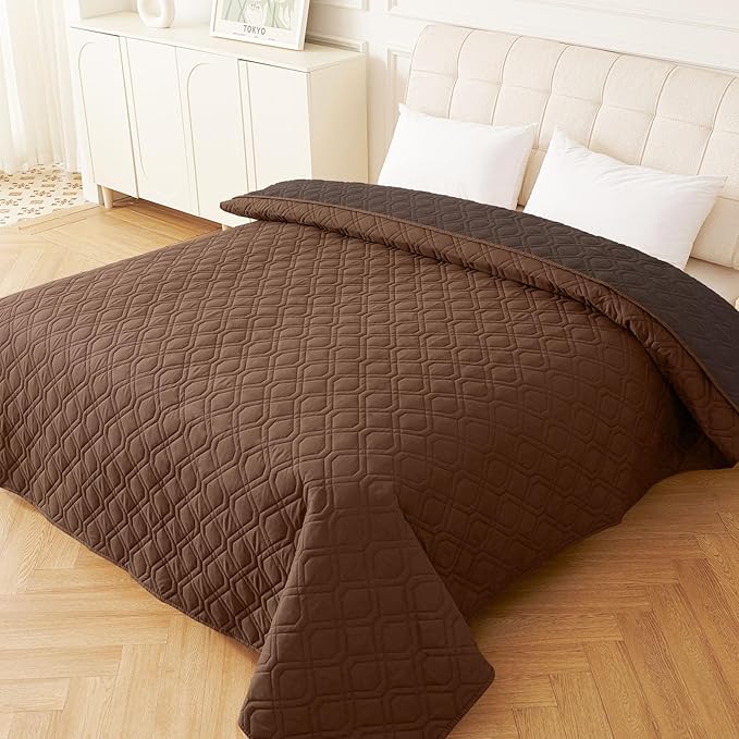 hyha Waterproof Dog Bed Blanket, Soft Pet Blankets, Waterproof Couch Cover for Dogs, Reversible Sofa Covers Washable for Furniture (52x82 Inch, Chocolate/Brown)
