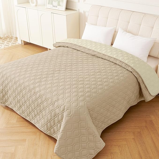 hyha Waterproof Dog Bed Blanket, Soft Pet Blankets, Waterproof Couch Cover for Dogs, Reversible Sofa Covers Washable for Furniture (52x82 Inch, Taupe/Beige)