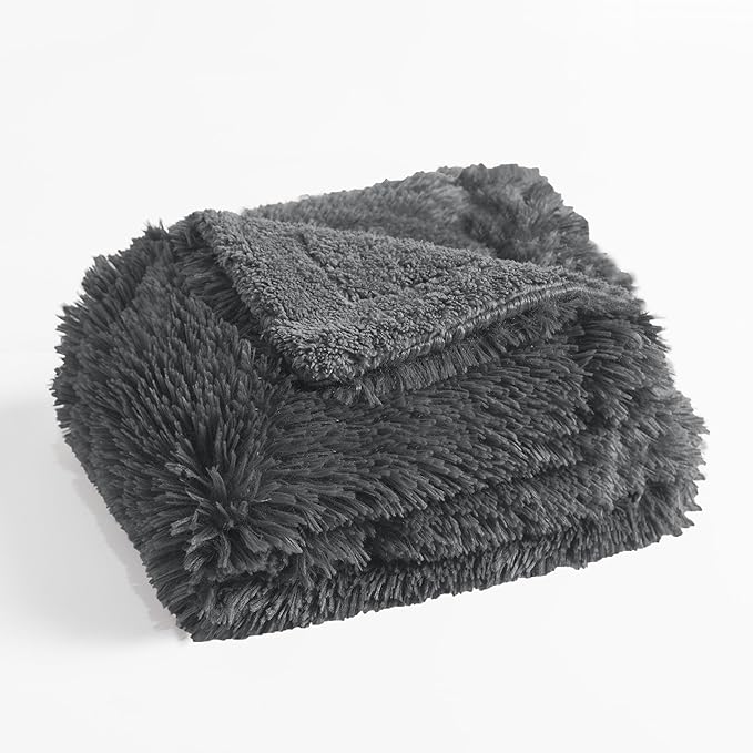 gogobunny Waterproof Dog Blanket for Large Dogs, Cats, Puppy, Reversible Faux Fur Pet Throw Blanket, Washable, Calming Furniture Protection for Sofa Bed (25x35 Inch (Pack of 1), Grey)