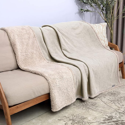 Kritter Planet Waterproof Dog Blanket, Reversible Pee Proof Couch Cover for Pets, Furniture Protector for Sofa Bed, Washable, Hair Resistant, Stain Proof